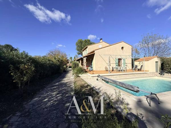 Villa T4 120 m² + garages /1374m²