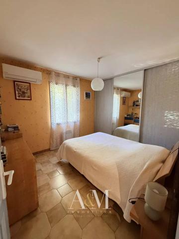 Villa T4 120 m² + garages /1374m²