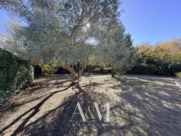 Villa T4 120 m² + garages /1374m²