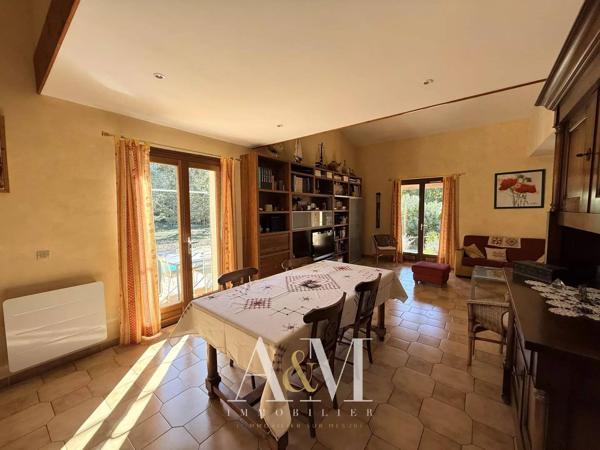 Villa T4 120 m² + garages /1374m²