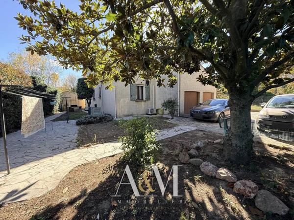 Villa T4 120 m² + garages /1374m²