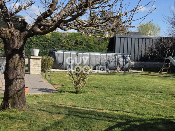 Maison familiale au cœur de Saint-Christophe-Vallon – 112 m² habitables sur terrain plat avec piscine hors sol