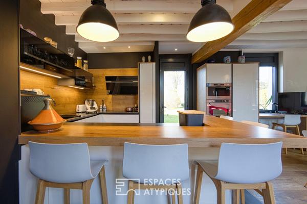 Longère revisitée et ancienne grange réinventée, à 10 minutes d’Amiens