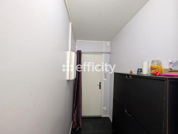 Appartement
         2 pièces
        - 49 m² 129 500 € *