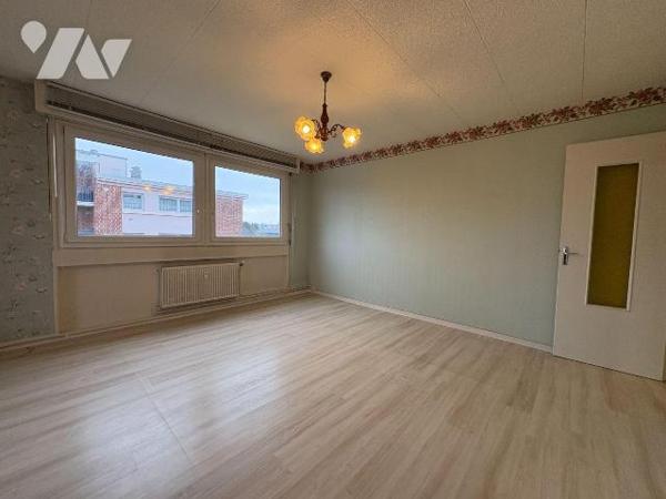 Appartement situé dans une résidence avec ascenseur, à proximité immédiate du centre ville au t...