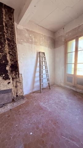 Béziers (34500) Immeuble bourgeois haussmannien-Angle de boulevard 6 appartements + local commercial 180 m²