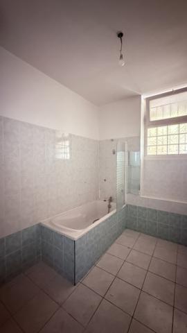 Béziers (34500) Immeuble bourgeois haussmannien-Angle de boulevard 6 appartements + local commercial 180 m²