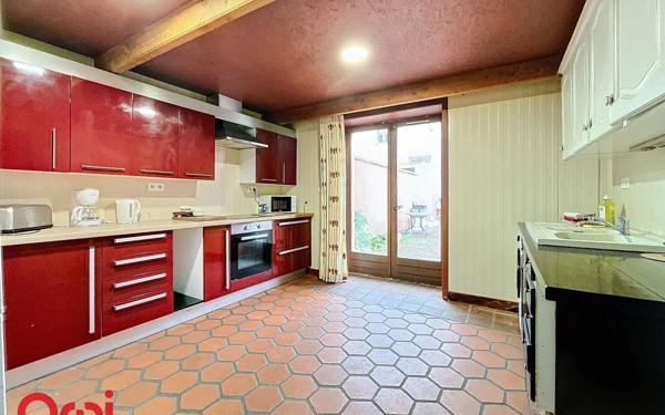 Immeuble à vendre    14 pièces • 342 m2 Montmarault