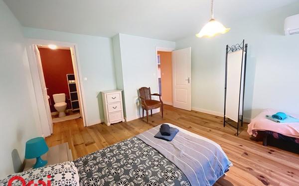 Immeuble à vendre    14 pièces • 342 m2 Montmarault