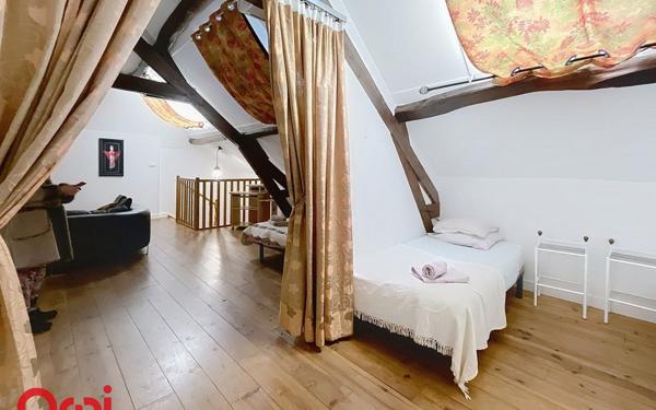 Immeuble à vendre    14 pièces • 342 m2 Montmarault