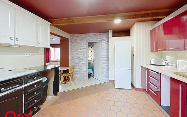 Immeuble à vendre    14 pièces • 342 m2 Montmarault