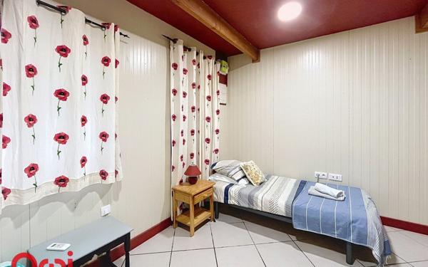 Immeuble à vendre    14 pièces • 342 m2 Montmarault