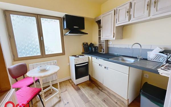 Immeuble à vendre    14 pièces • 342 m2 Montmarault