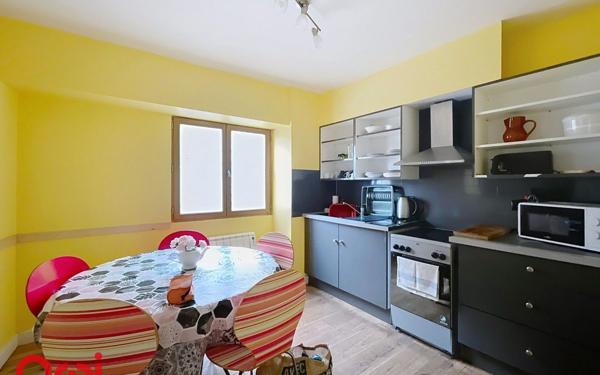 Immeuble à vendre    14 pièces • 342 m2 Montmarault