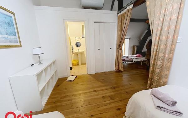 Immeuble à vendre    14 pièces • 342 m2 Montmarault