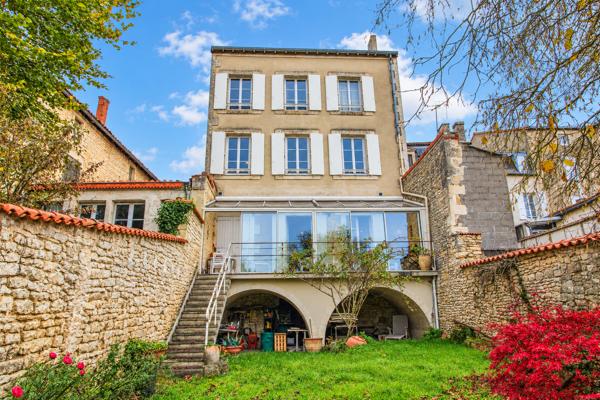 Maison à vendre à Ruffec (16700) - Charente