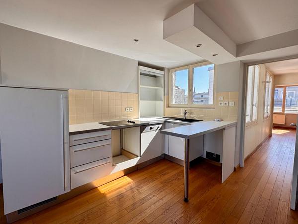 A VENDRE : T3 à LILLE • • 325 000 € FAI • Réf. 1798