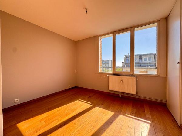 A VENDRE : T3 à LILLE • • 325 000 € FAI • Réf. 1798
