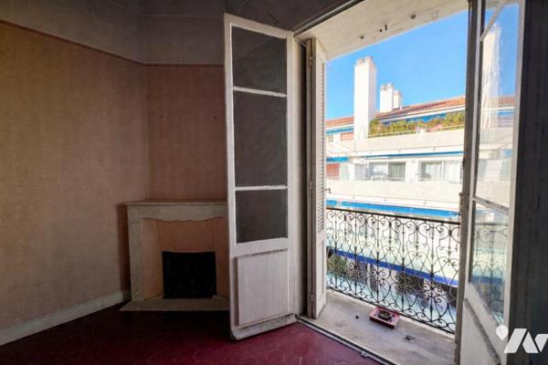 CANNES - 8 rue Commandant Vidal. Seul au 4e et dernier étage, 3p traversant + chambre + débarras.