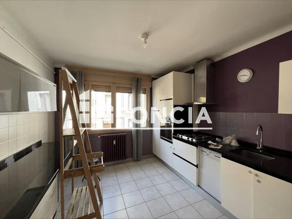Location Appartement 3 pièces 70.2 m² - 96 RUE DU NIVOLET Chambéry 73000