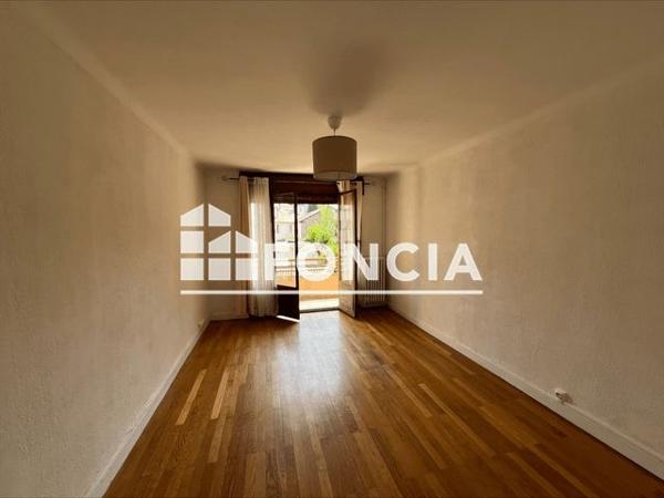 Location Appartement 3 pièces 70.2 m² - 96 RUE DU NIVOLET Chambéry 73000