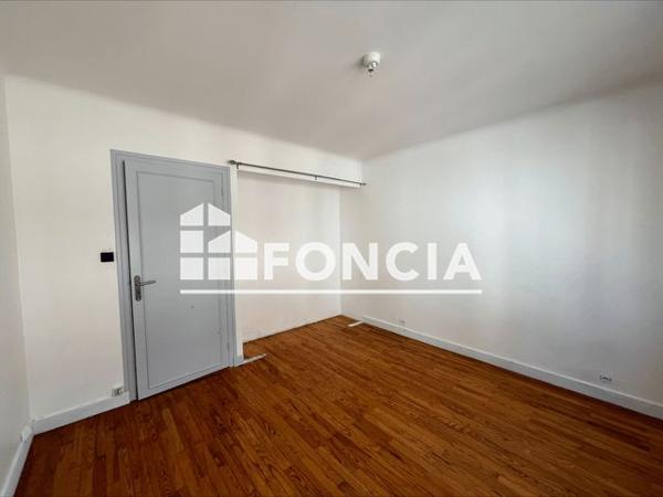 Location Appartement 3 pièces 70.2 m² - 96 RUE DU NIVOLET Chambéry 73000