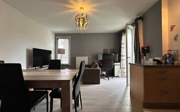 Appartement à vendre    3 pièces • 63,20 m2 Corbeil-Essonnes