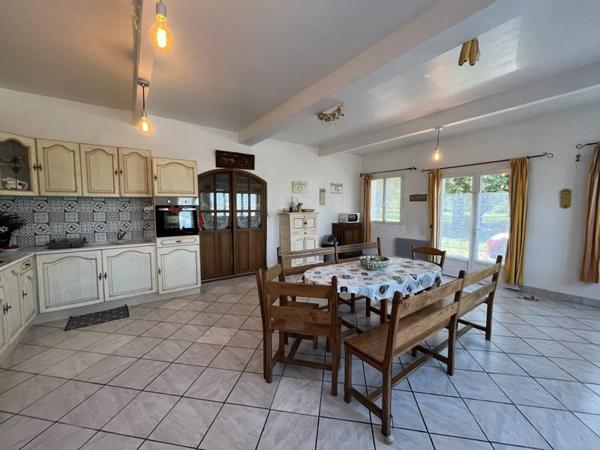 Maison à vendre |                                       Luçay-le-Mâle |                                        10 pièces  |  480 m²