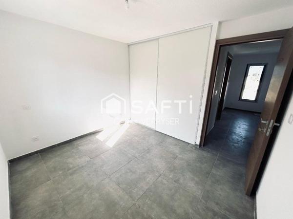 maison individuelle 3 chambres, piscine et garage