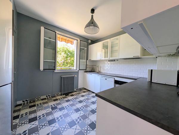 MESNIL LE ROI - Maison 5 pièces de 91 M² (152 M ² habitables) édifiée sur un Terrain de 999 M² , Le mesnil le roi