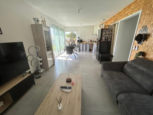 LA REORTHE (85210) VILLA BOIS PLAIN PIED 2022 + GARAGE ET ANNEXE SUR 766M² CLOS AVEC LOCATAIRES EN PLACE