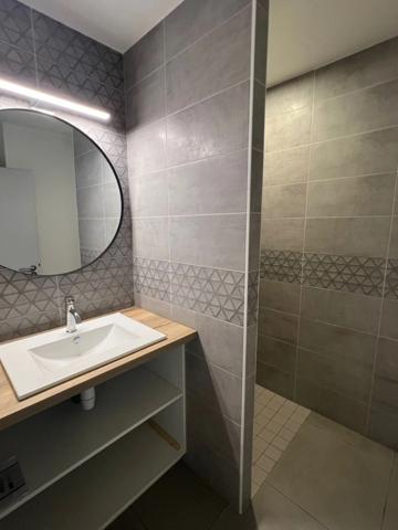 LA REORTHE (85210) VILLA BOIS PLAIN PIED 2022 + GARAGE ET ANNEXE SUR 766M² CLOS AVEC LOCATAIRES EN PLACE