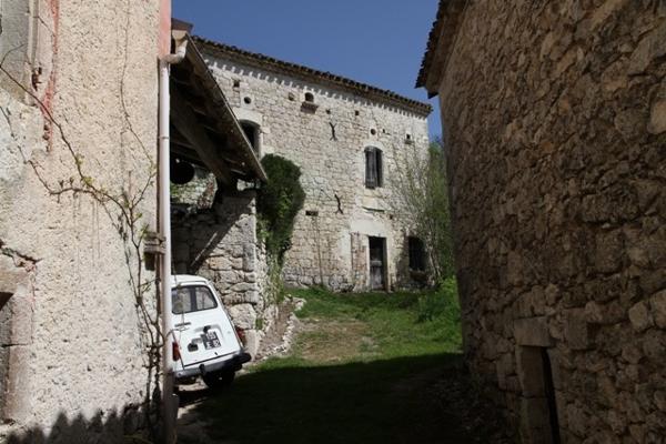 Touffailles (82190) TARN ET GARONNE. Touffailles Maison en pierre à rénover