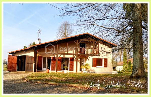 À Aire sur l'Adour, laissez vous séduire par cette maison landaise de type T6 et son vaste salon - séjour de 32m² , ensoleillé, desservant une cuisine aménagée et équipée donnant sur terrasse et piscine; à droit du salon trois chambres lumineuses et spacieuses d'environ 10.50m². Une salle d'eau avec double vasque , douche à l'italienne avec des spots de lumière.
À l'étage deux chambres dont une donnant sur balcon, une deuxième salle d'eau.
Une partie de combles semi aménagée pouvant être agencée en salle de bain.
Une piscine de 5 x 10 entourée par une belle terrasse avec ses bananiers qui vous rapprocheront du caraïbe, le tout sur un terrain de plus de 5000m² totalement clôturé.

Informations complémentaires:
* Électricité aux normes
* Menuiserie en Double vitrage, PVC et de l'aluminium
* Fibre optique
* Climatisation réversible
* Ballon d'eau chaude de 200lt installé en 2017
* Toiture isolée
* cour
* Portail automatique
* Poêle à bois
* Garage pour deux voitures.
* Parking
* propriété à 3 km du centre ville .
Contactez moi rapidement pour vous présenter votre propre coin de paradis: 0784420905 l.martinezortiz@bskimmobilier.com