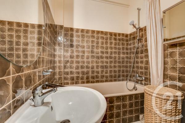 à vendre  86,78 m2 PARIS - 75015