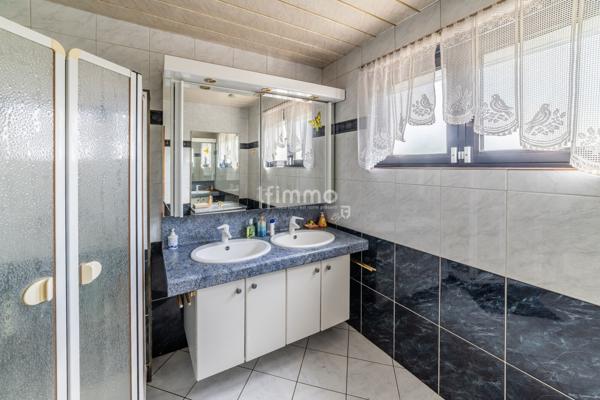 Maison familiale, typique des années 1960, bien placée à Morhange.