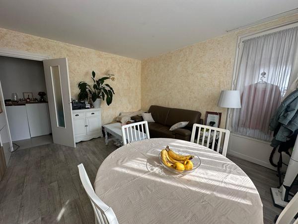 Appartement Les Clayes Sous Bois 3 pièce(s) 64 m2 + BOX et cave