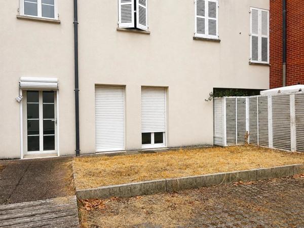 Vente                                                      Appartement
                        
                                         43 m2                     à Fontainebleau