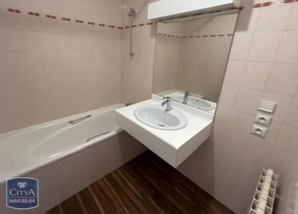 Appartement à louer 2 pièces 65m²