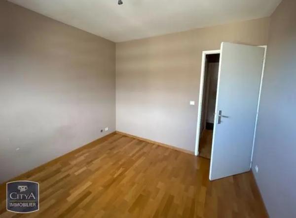 Appartement à louer 2 pièces 65m²