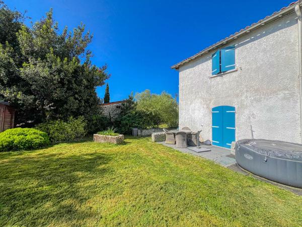 17200 ROYAN Royan - Ensemble immobilier de caractère sur un terrain de plus de 1 400 m²