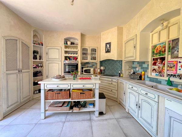 17200 ROYAN Royan - Ensemble immobilier de caractère sur un terrain de plus de 1 400 m²