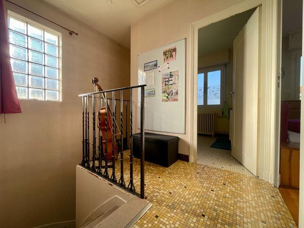 Élégante maison 3 chambres avec garage  jardin ensoleillé et atelier? Cadre privilégié à Talence