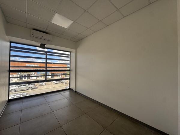 Location / Bureaux à Baie-Mahault (97122)