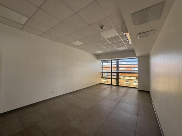 Location / Bureaux à Baie-Mahault (97122)