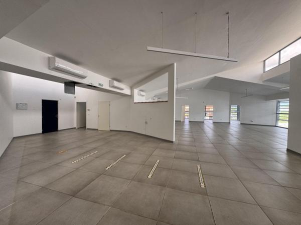 Location / Bureaux à Baie-Mahault (97122)