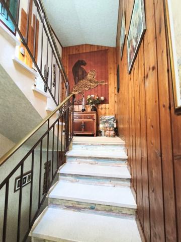 À vendre - Maison individuelle, 10 pièces située à Pontarlier (25300)