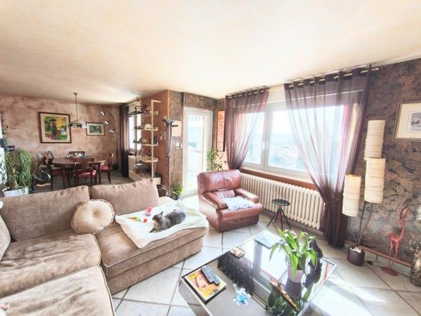 À vendre - Maison individuelle, 10 pièces située à Pontarlier (25300)