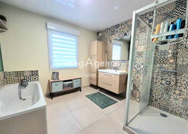 Maison à PLOURIVO, 22860 - 8 pièces 176m²