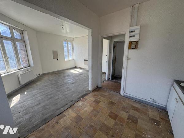 cambrai. immeuble locatif composé de trois appartements